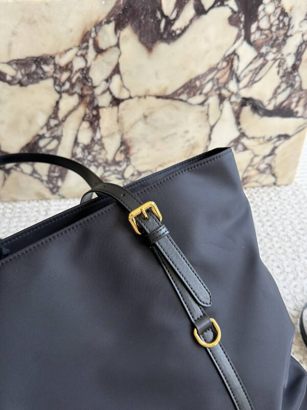 Prada Black shoulder bag — AAA Quality Replica