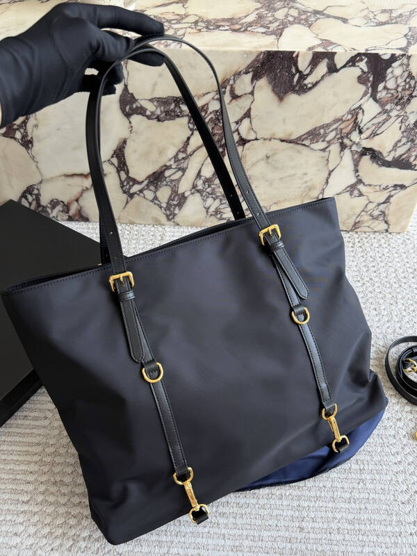 Prada Black shoulder bag — AAA Quality Replica