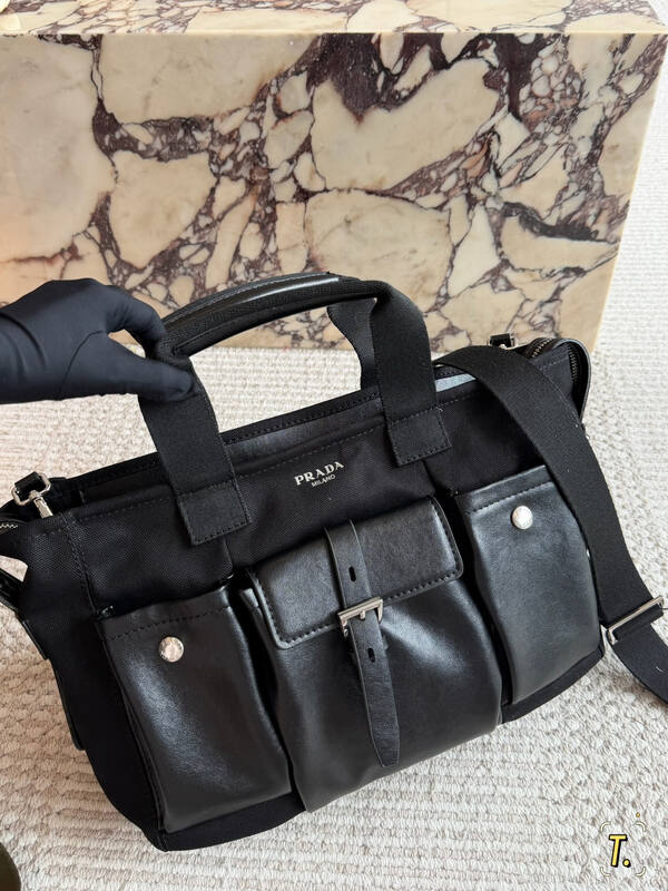 Prada Black shoulder bag — Premium Replica
