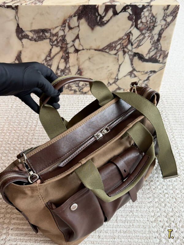 Prada Black shoulder bag — Premium Replica