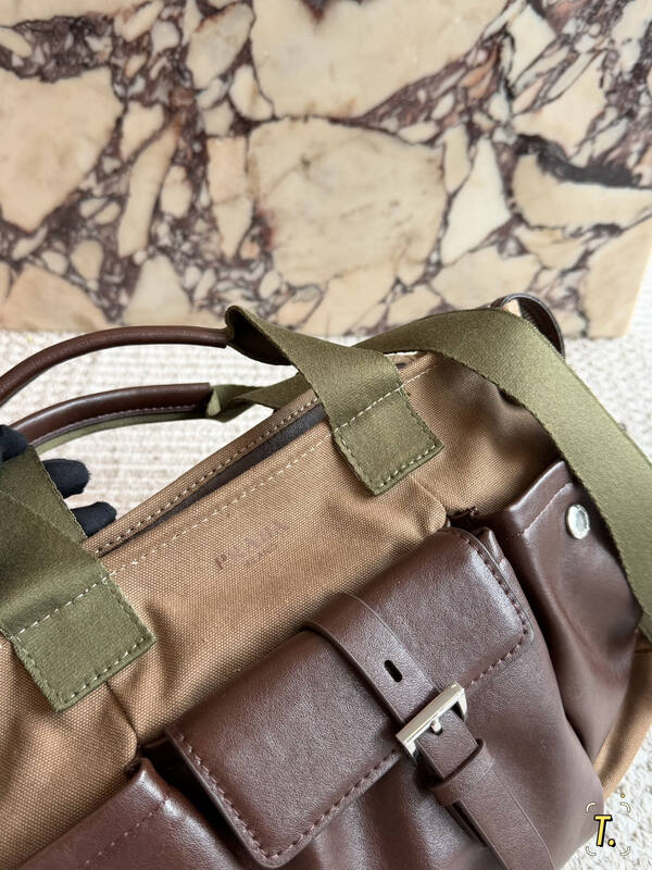 Prada Black shoulder bag — Premium Replica