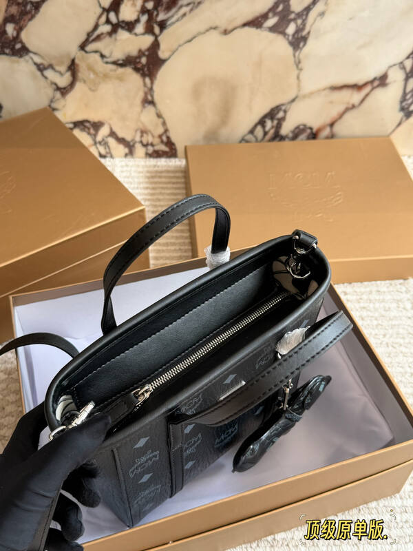 MCM Toni Visetos shoulder bag — 1:1 Replica