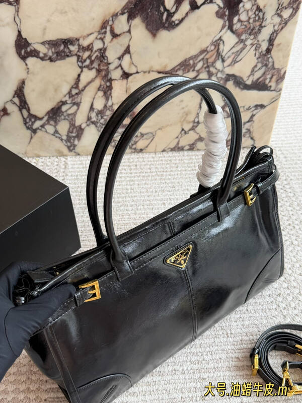 Prada Black 40x30x16cm shoulder bag — 1:1 Replica