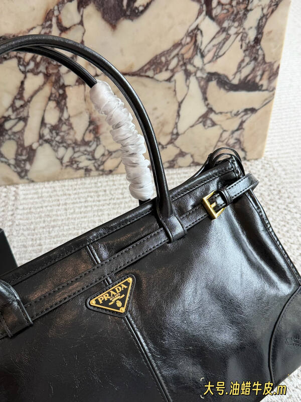 Prada Black 40x30x16cm shoulder bag — 1:1 Replica