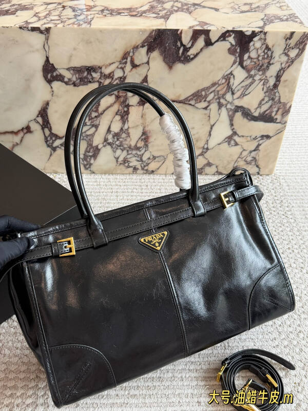 Prada Black 40x30x16cm shoulder bag — 1:1 Replica