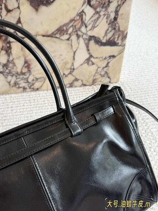 Prada Black 40x30x16cm shoulder bag — 1:1 Replica
