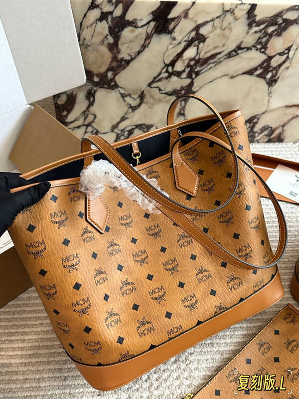 MCM Toni Visetos shoulder bag — Top Quality Replica