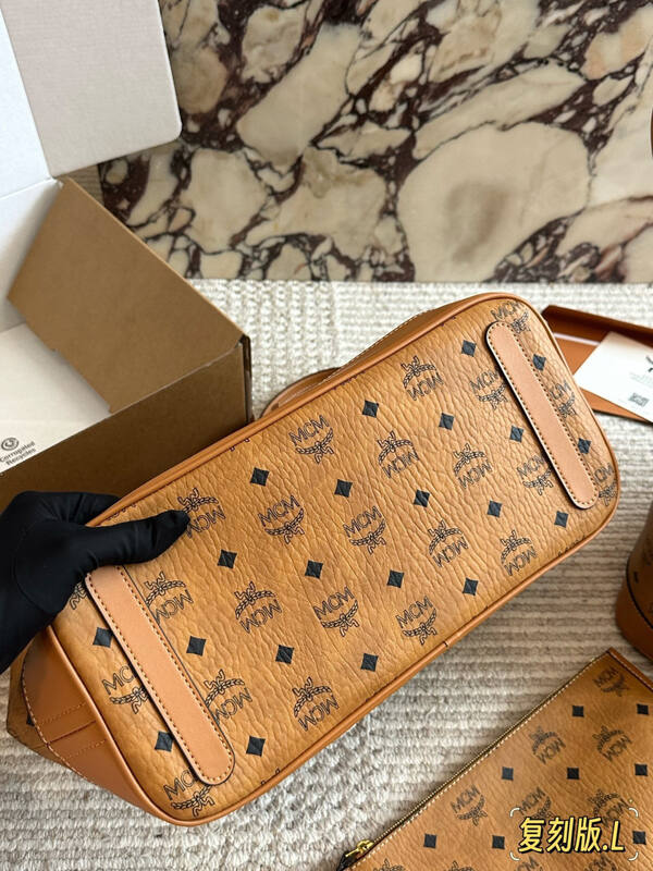 MCM Toni Visetos shoulder bag — Top Quality Replica