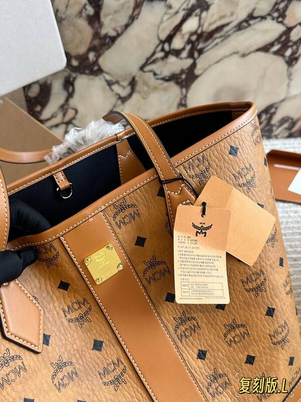 MCM Toni Visetos shoulder bag — Top Quality Replica