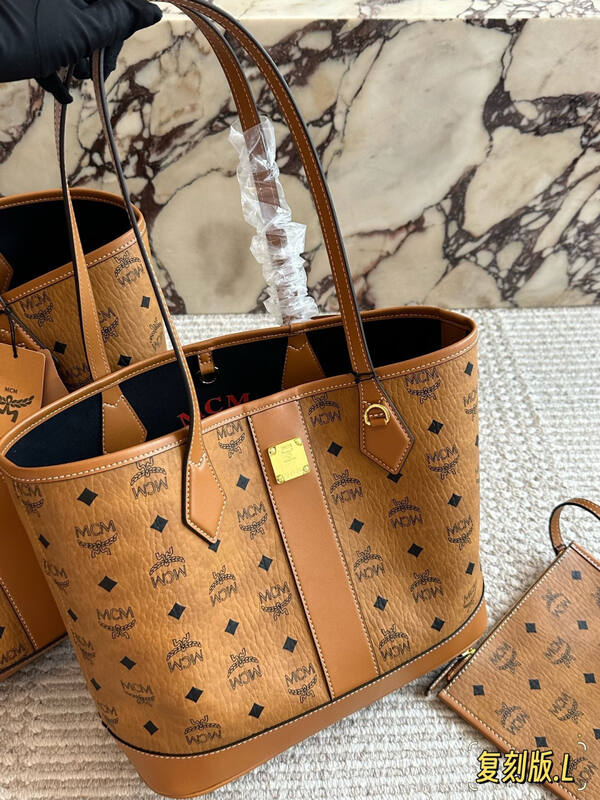 MCM Toni Visetos shoulder bag — Top Quality Replica
