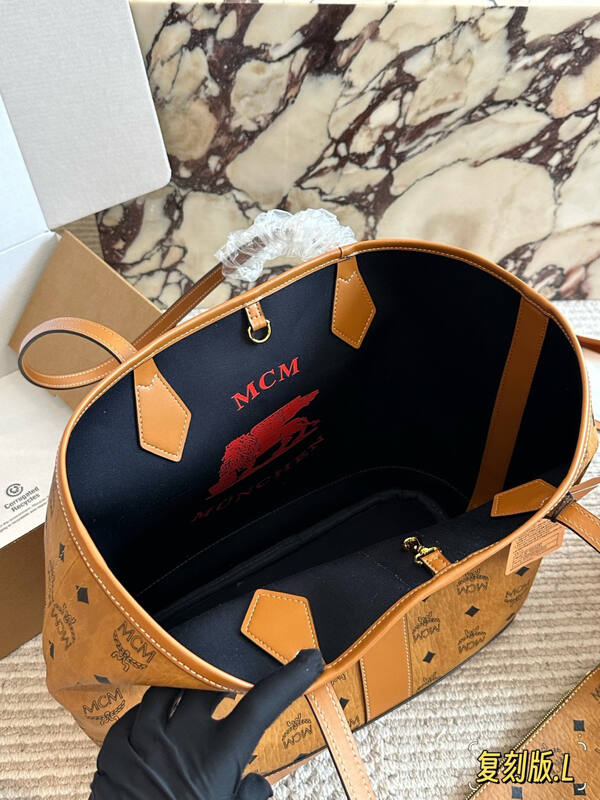 MCM Toni Visetos shoulder bag — Top Quality Replica