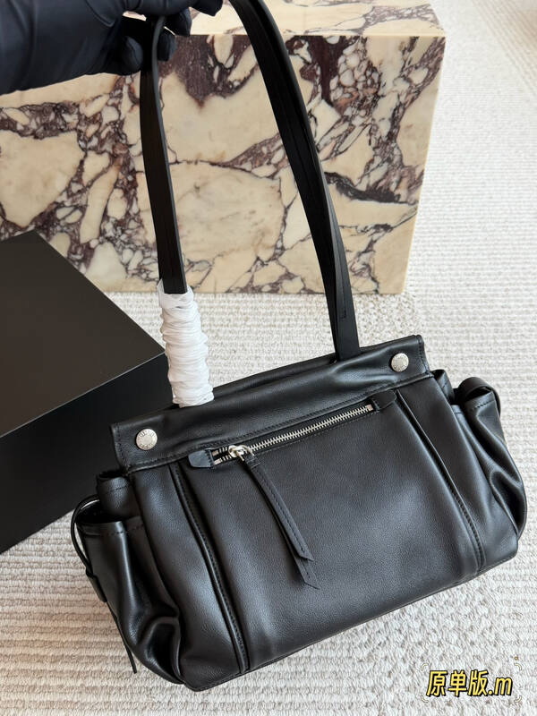 Prada Black shoulder bag — Top Quality Replica
