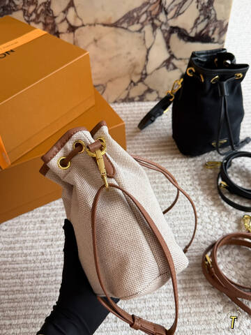 Prada Brown 18x12cm shoulder bag Top Quality Replica
