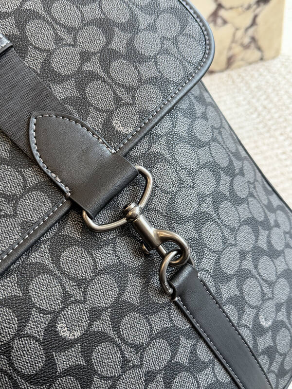 Coach Black shoulder bag — Premium Replica