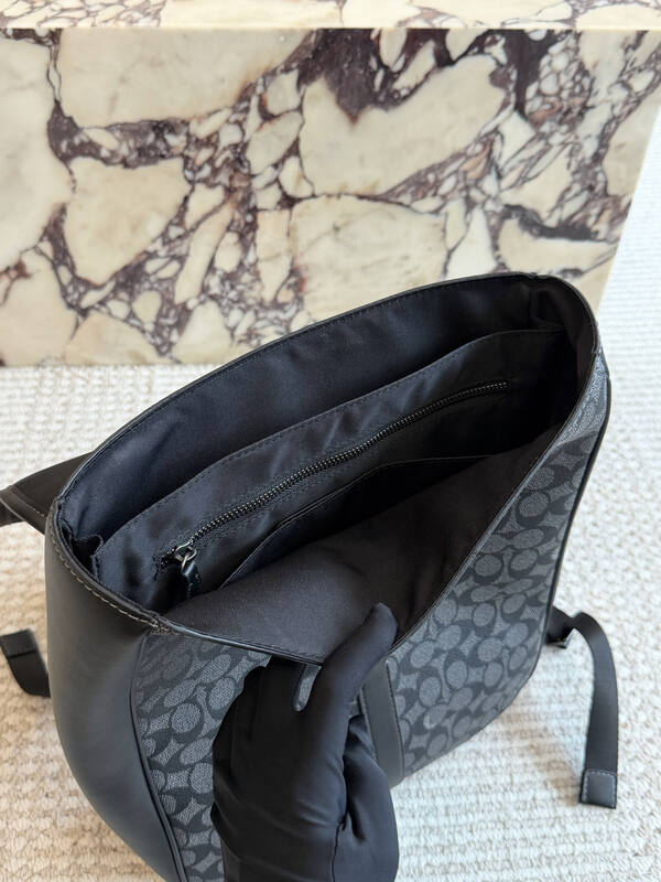 Coach Black shoulder bag — Premium Replica