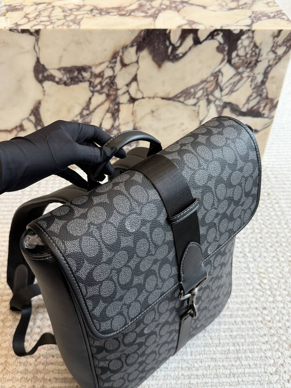 Coach Black shoulder bag — Premium Replica