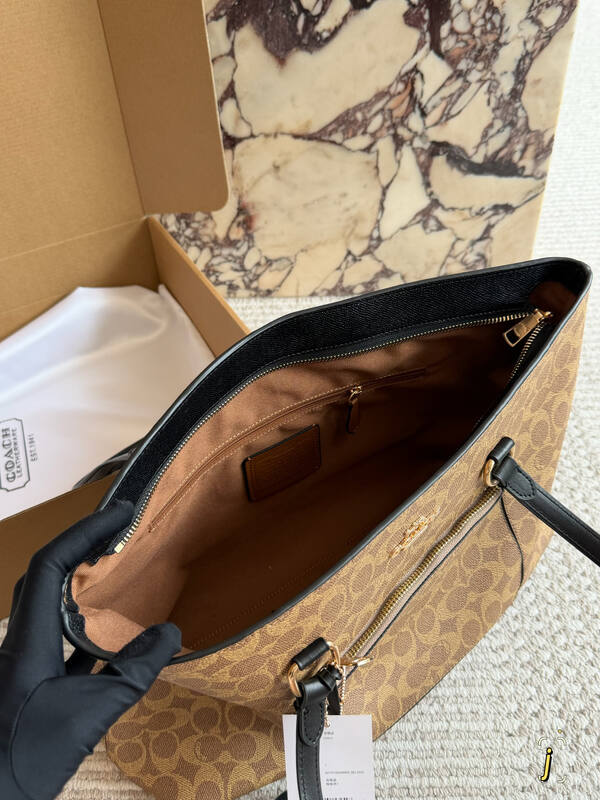 Coach Black shoulder bag — Top Quality Replica