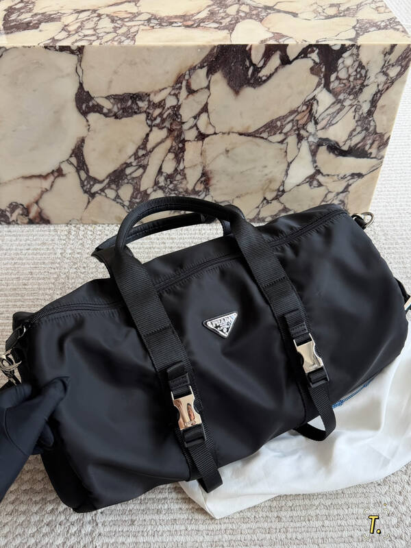 Prada Black shoulder bag — Top Quality Replica