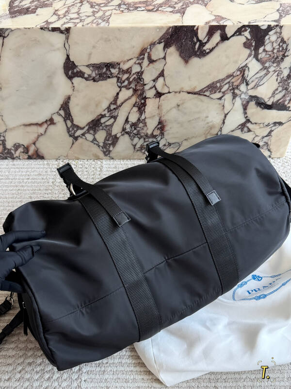 Prada Black shoulder bag — Top Quality Replica