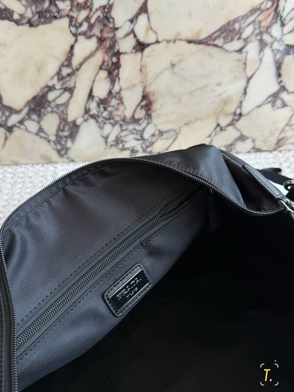 Prada Black shoulder bag — Top Quality Replica