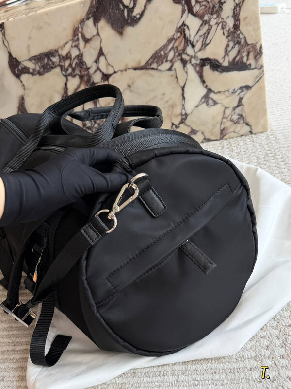 Prada Black shoulder bag — Top Quality Replica