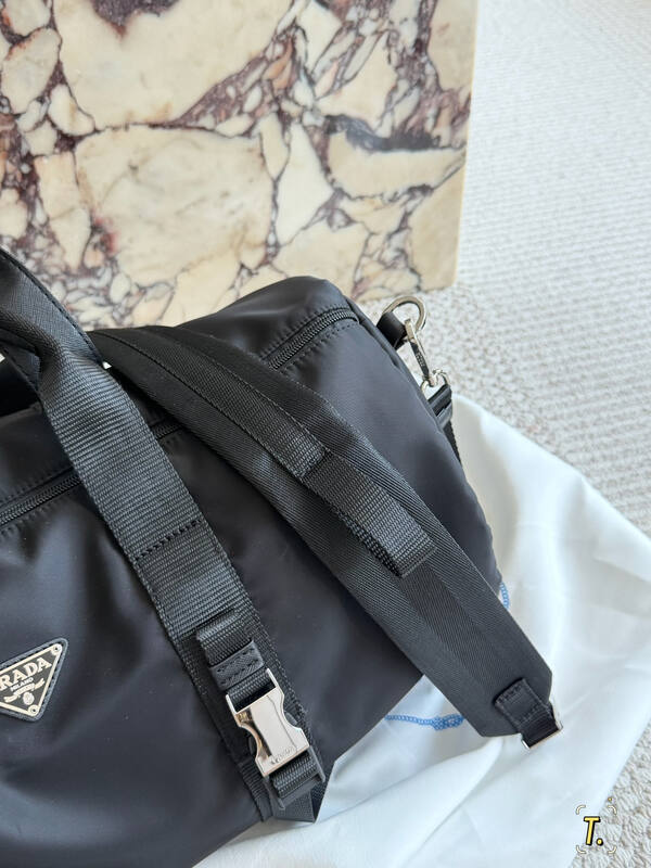 Prada Black shoulder bag — Top Quality Replica