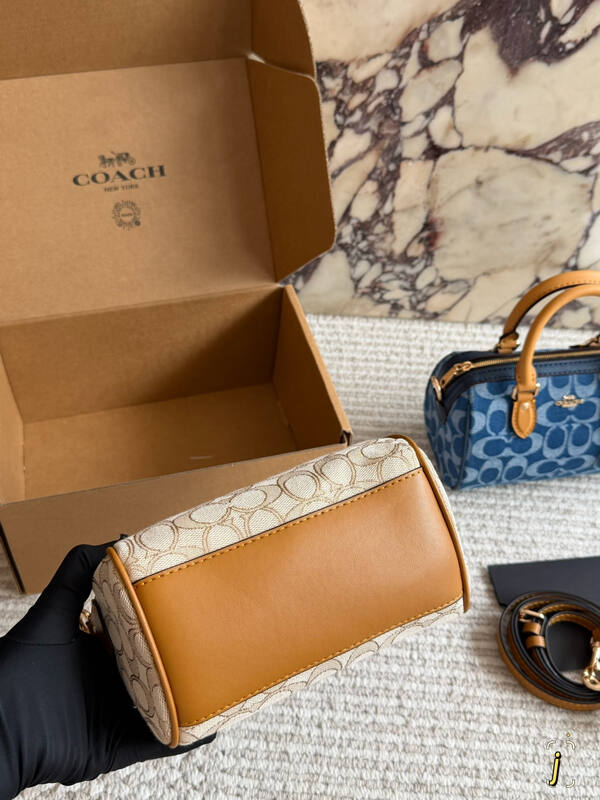 Coach Brown shoulder bag — Premium Replica