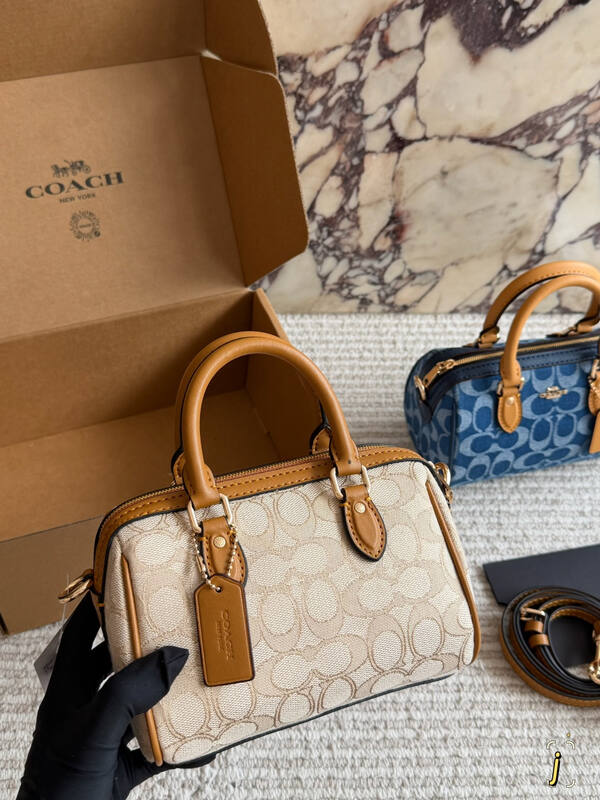 Coach Brown shoulder bag — Premium Replica