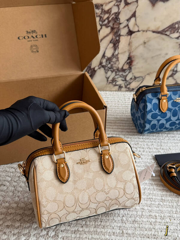 Coach Brown shoulder bag — Premium Replica