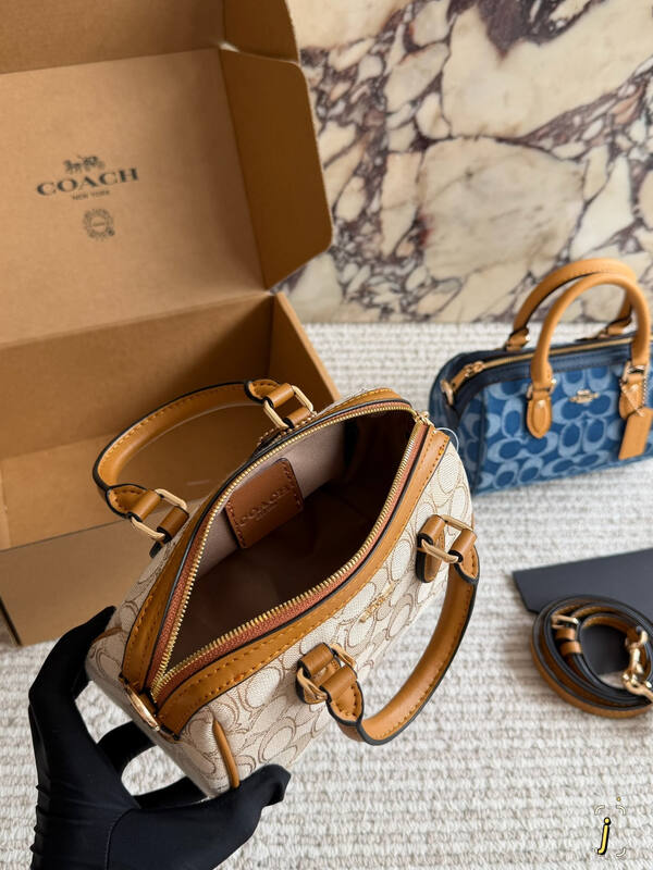 Coach Brown shoulder bag — Premium Replica