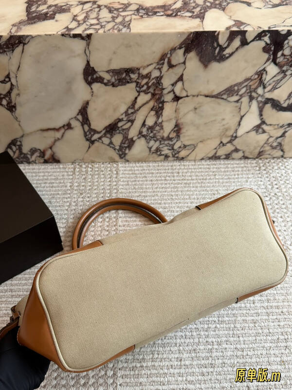 Prada Brown 40x30x16cm shoulder bag — AAA Quality Replica