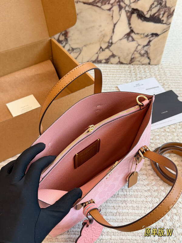 Coach Pink shoulder bag — Top Quality Replica