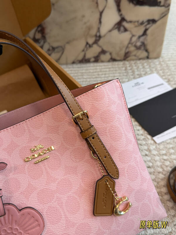 Coach Pink shoulder bag — Top Quality Replica