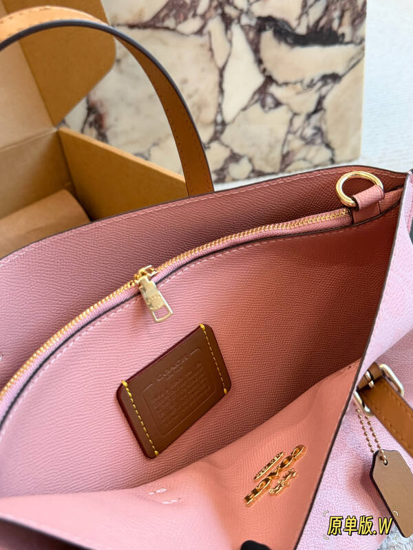Coach Pink shoulder bag — Top Quality Replica
