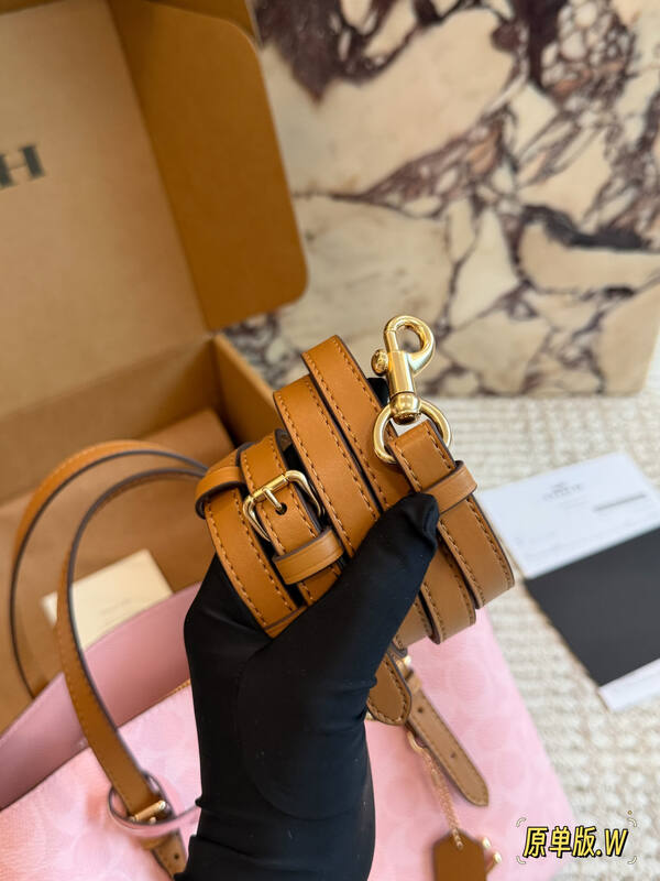 Coach Pink shoulder bag — Top Quality Replica