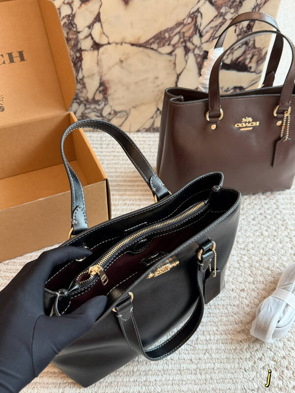 Coach Black shoulder bag — 1:1 Replica