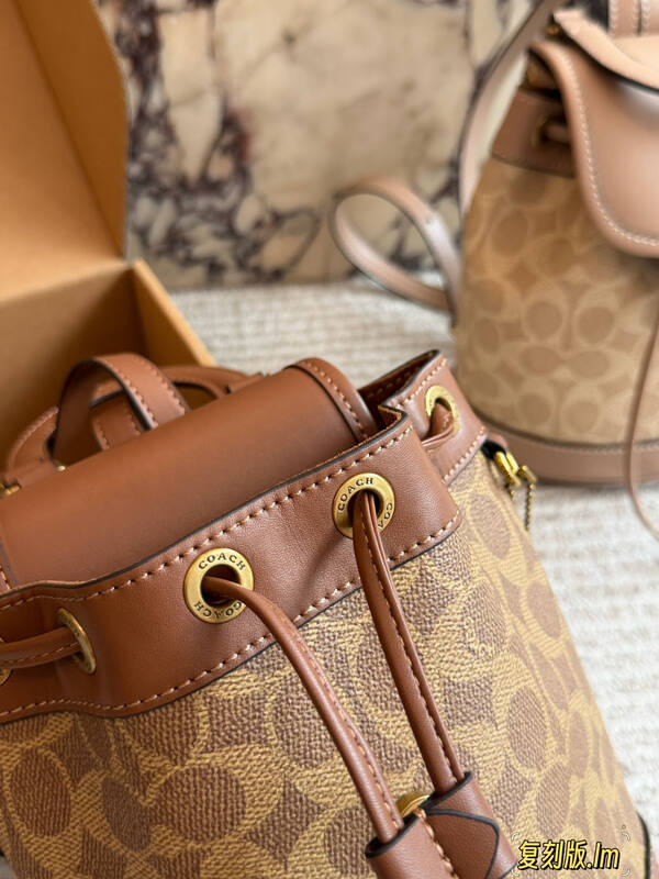 Coach Brown shoulder bag — AAA Quality Replica
