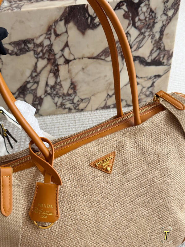 Prada Re-Edition Beige shoulder bag — Top Quality Replica