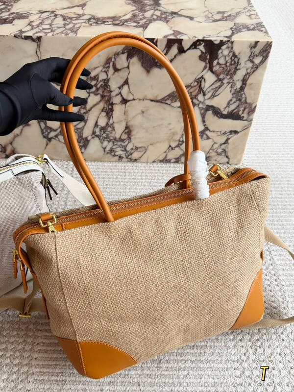 Prada Re-Edition Beige shoulder bag — Top Quality Replica