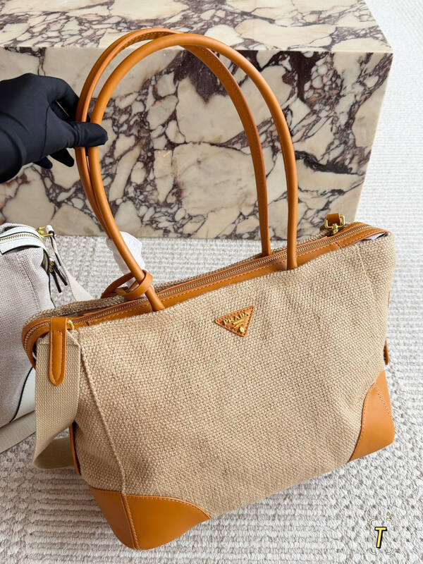 Prada Re-Edition Beige shoulder bag — Top Quality Replica
