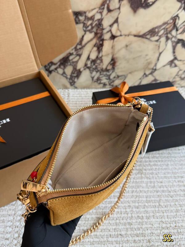 Coach shoulder bag — AAA Quality Replica