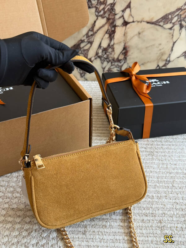 Coach shoulder bag — AAA Quality Replica
