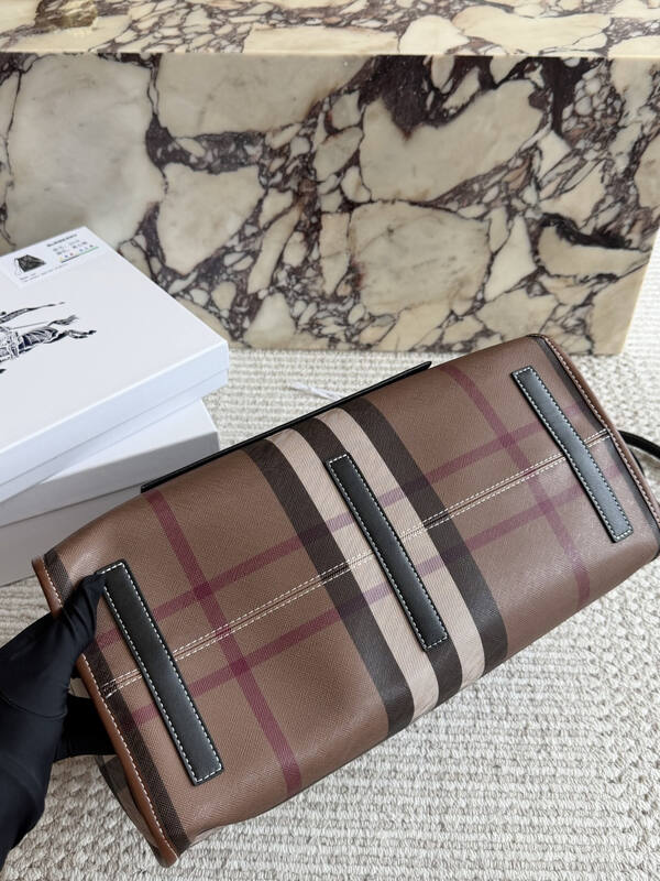 Burberry Black shoulder bag — Premium Replica