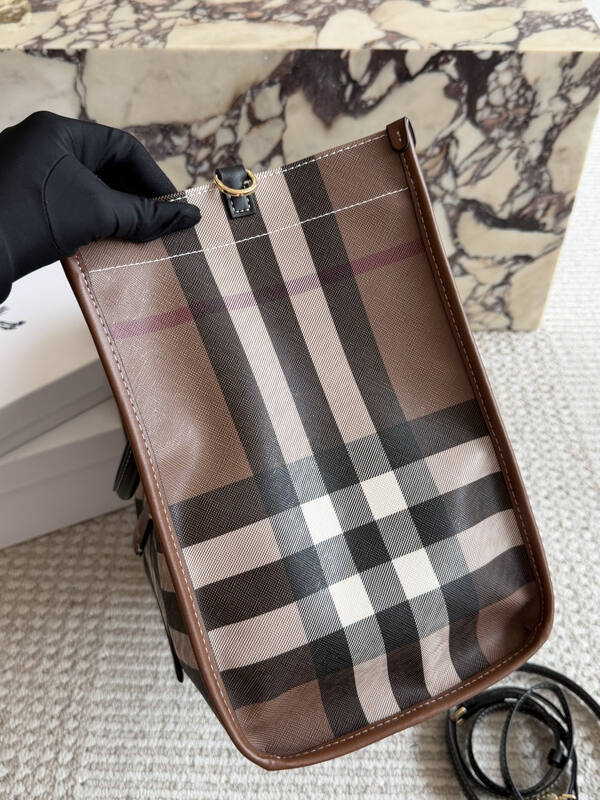 Burberry Black shoulder bag — Premium Replica