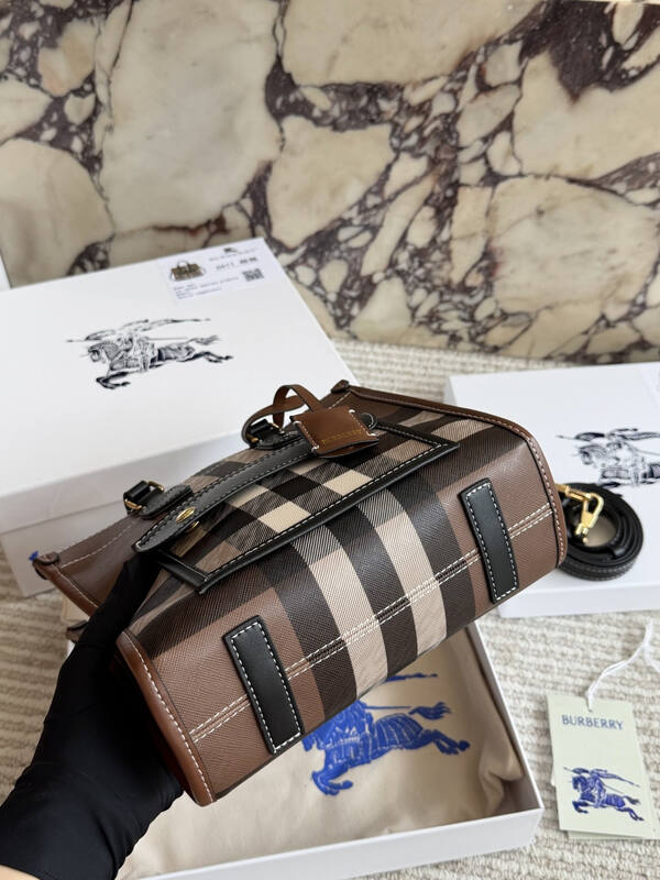 Burberry Black shoulder bag — Premium Replica