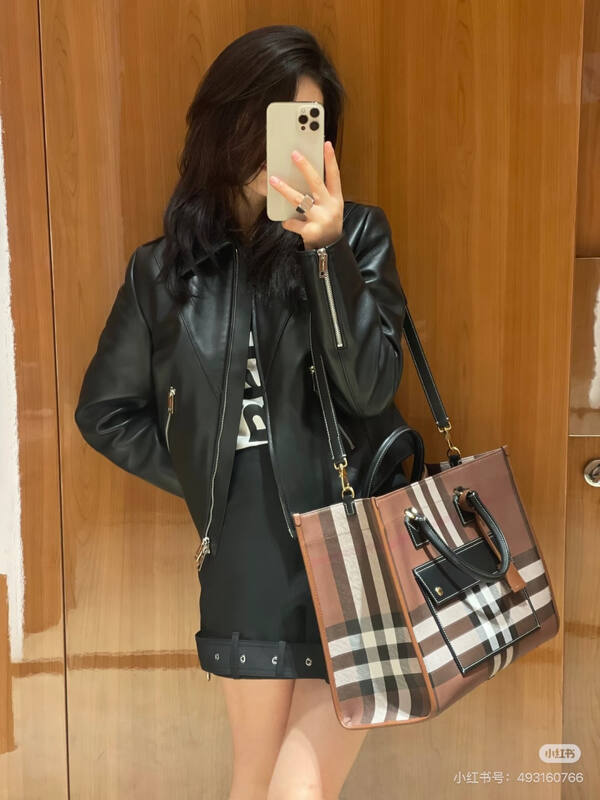 Burberry Brown shoulder bag — 1:1 Replica