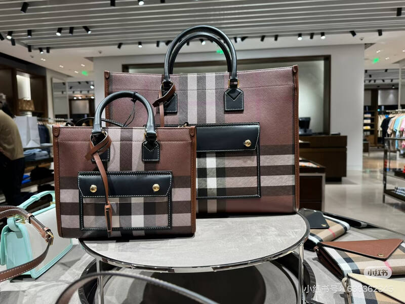 Burberry Brown shoulder bag — 1:1 Replica