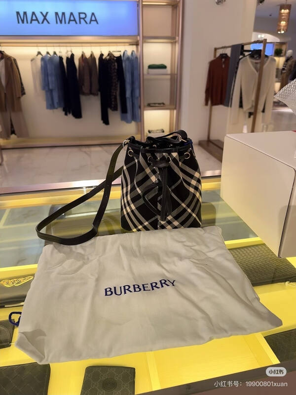 Burberry Brown 25x18x10cm shoulder bag — 1:1 Replica