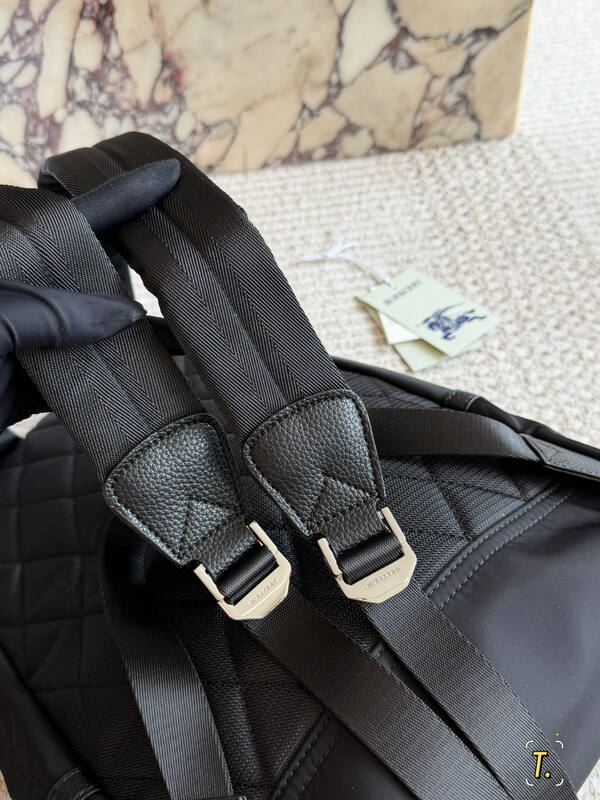 Burberry Black shoulder bag — 1:1 Replica