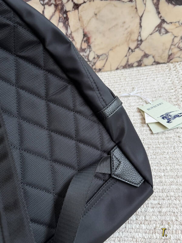 Burberry Black shoulder bag — 1:1 Replica
